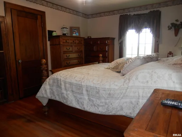 $329,900 | 369 Knox Highway 23, Abingdon, IL 61410