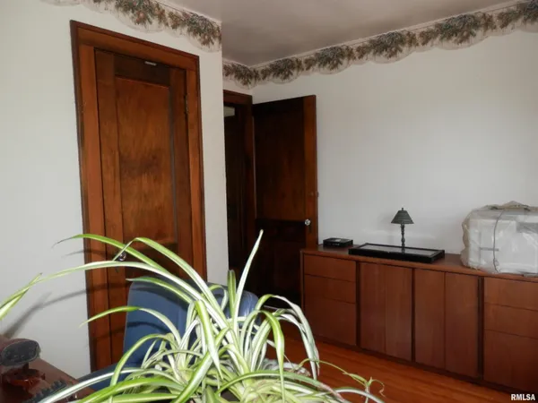 $329,900 | 369 Knox Highway 23, Abingdon, IL 61410