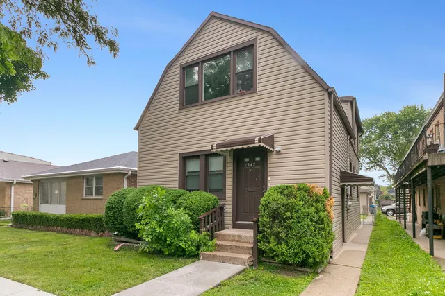 $1,850 | 1342 Circle Avenue, Unit 2, Forest Park, IL 60130