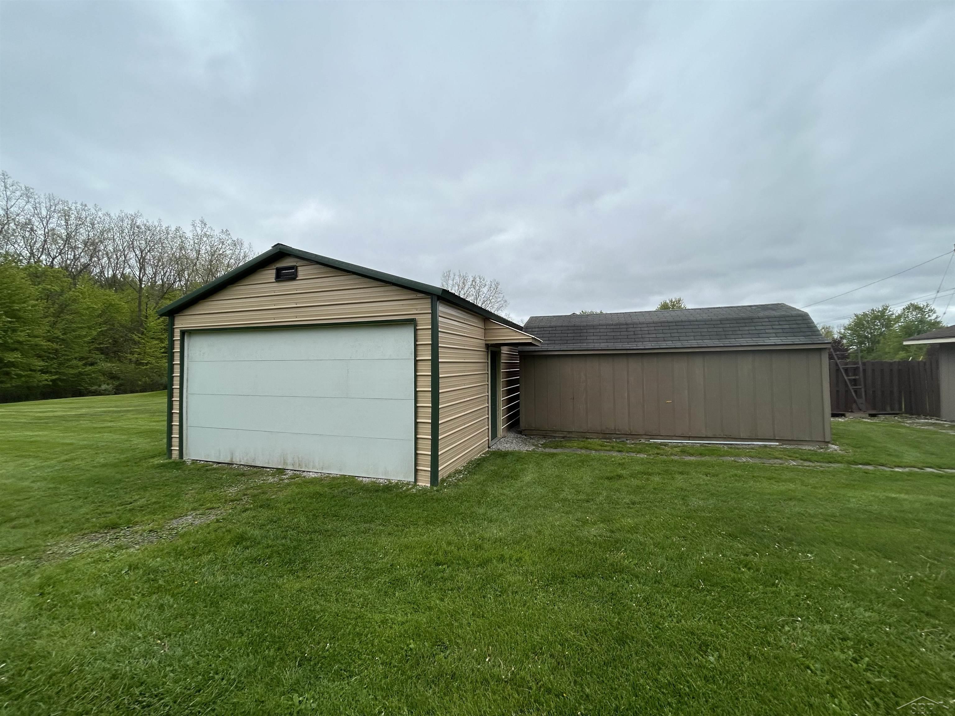 5220 North River Road Freeland, MI 48623 - Photo 44 of 47