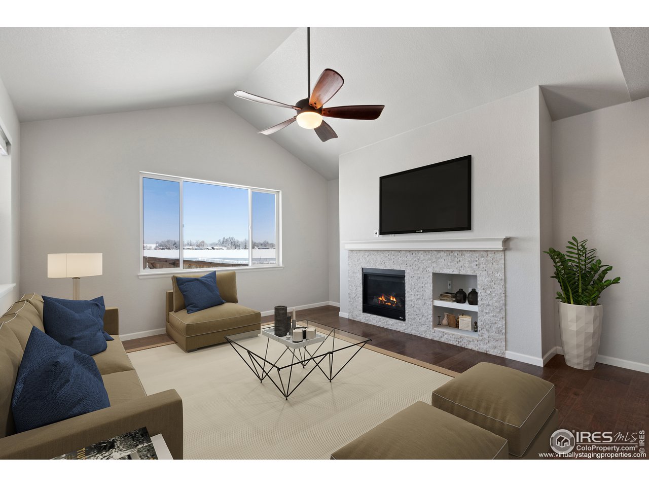 634 Wagon Bend Road Berthoud, CO 80513 - Photo 4 of 29 living room