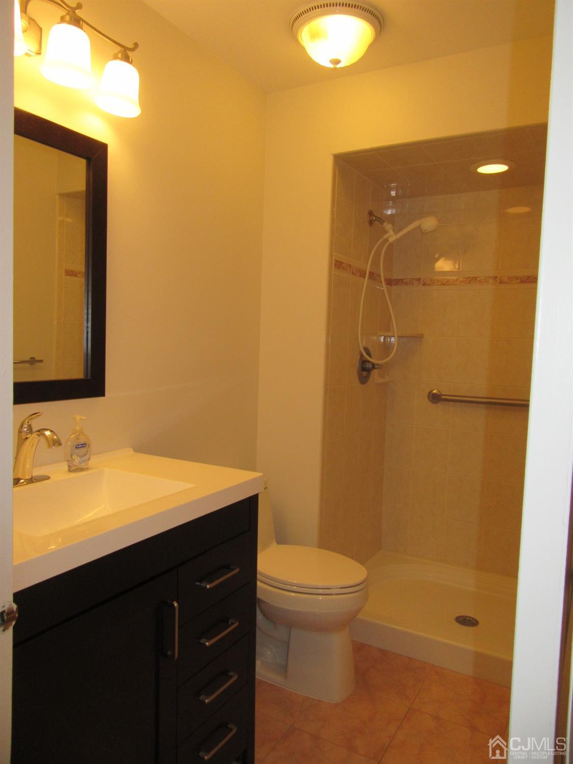 42 Winthrop Road Monroe Township, NJ 08831 - Photo 12 of 31 Gallery Image 12