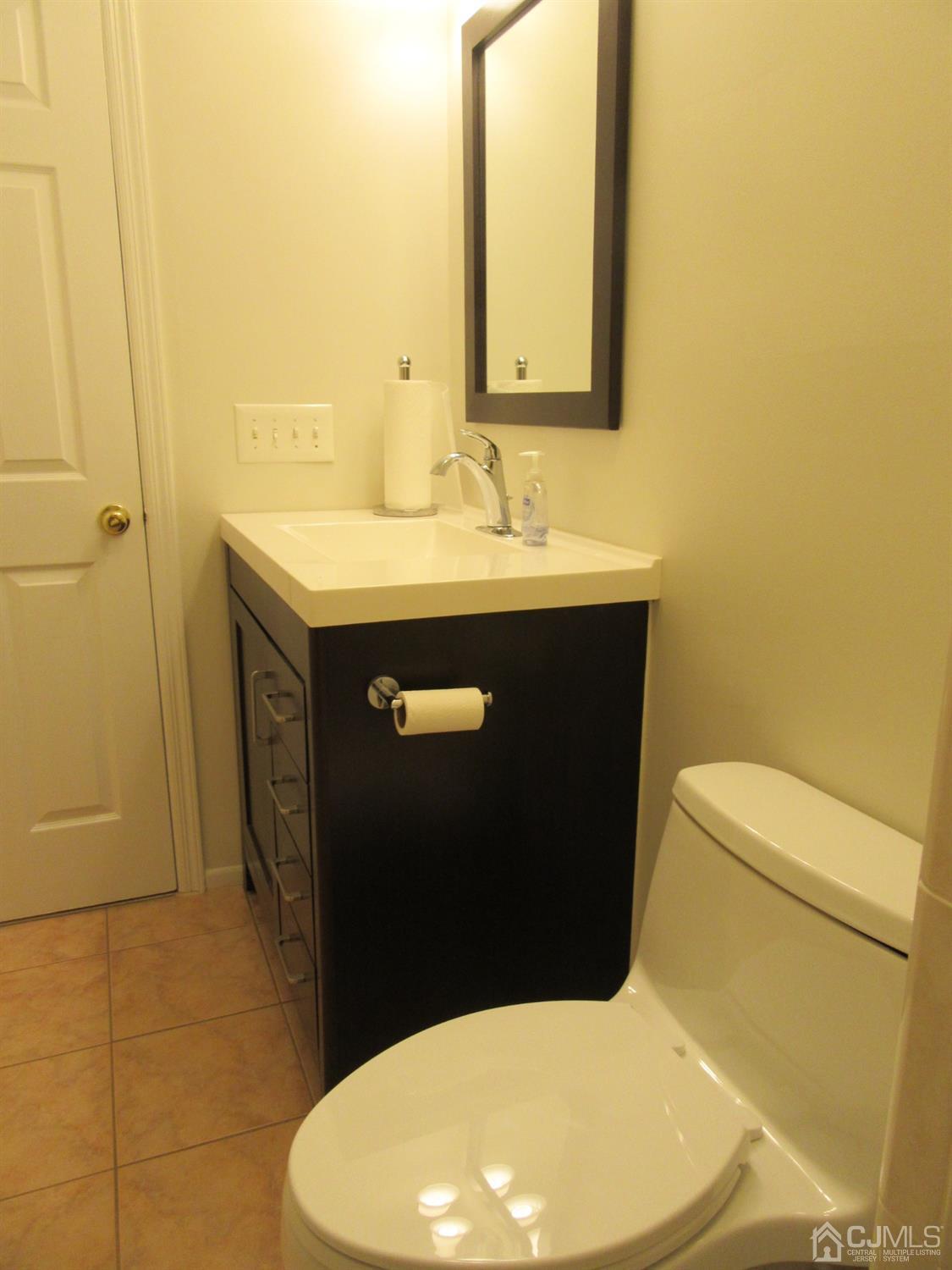 42 Winthrop Road Monroe Township, NJ 08831 - Photo 13 of 31 Gallery Image 13