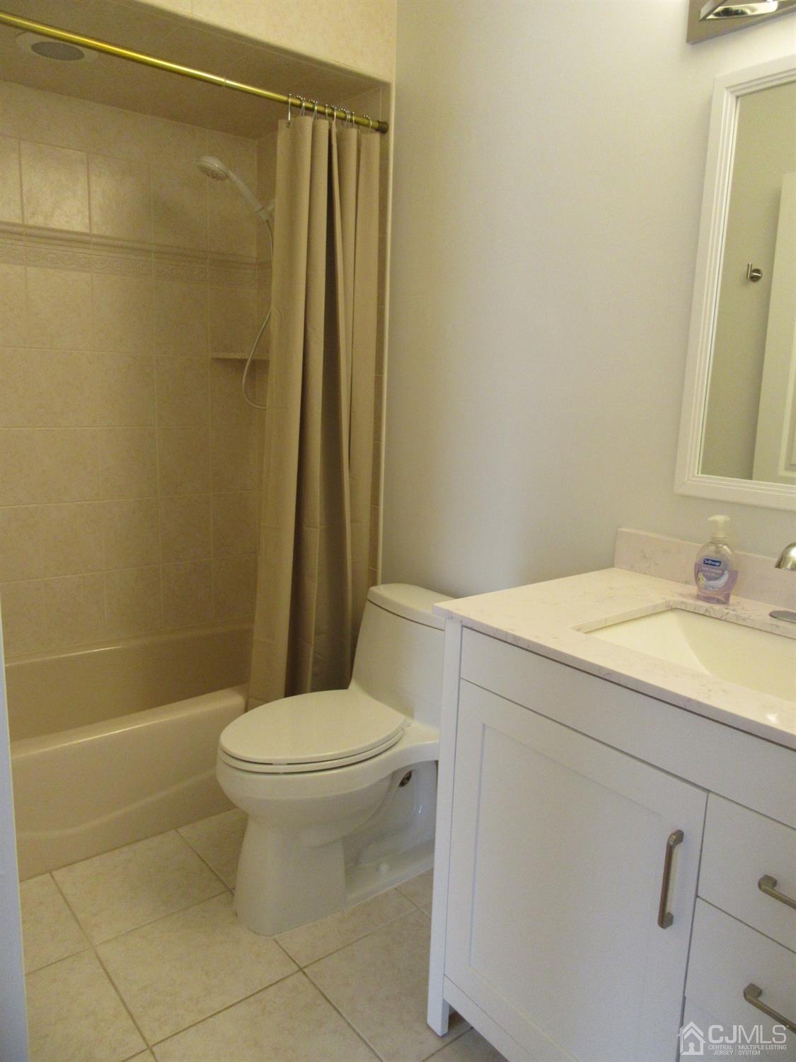 42 Winthrop Road Monroe Township, NJ 08831 - Photo 18 of 31 Gallery Image 18
