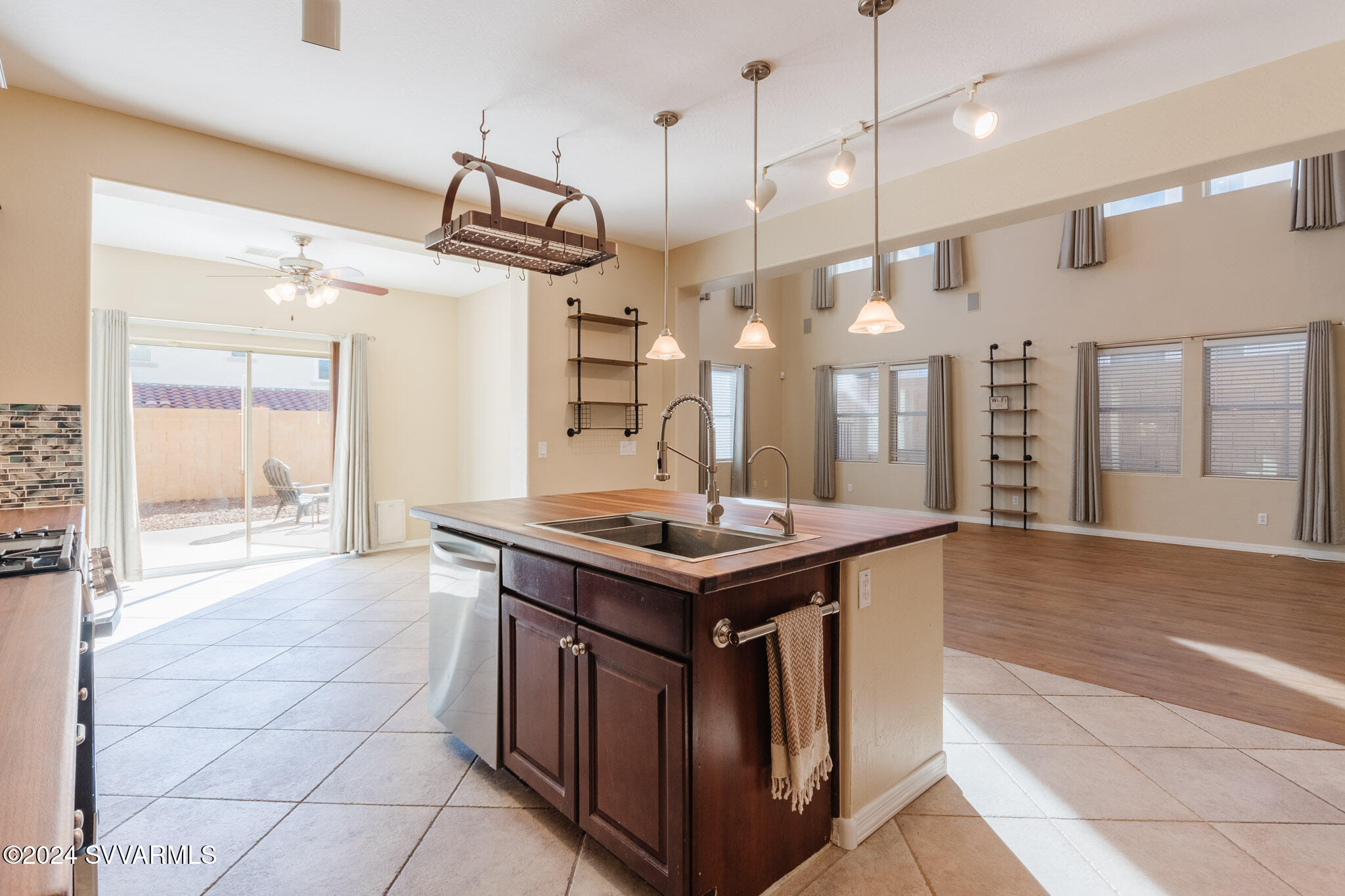 631 King Copper Road Clarkdale, AZ 86324 - Photo 14 of 46 kitchen