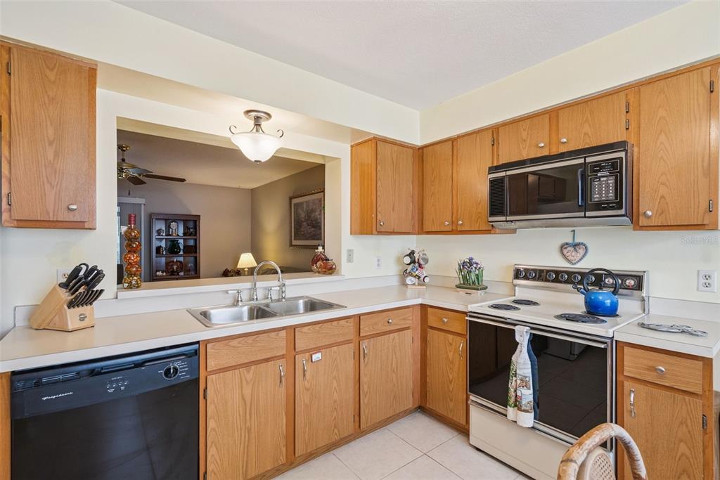 543 Green Spring Circle Winter Springs, FL 32708 - Photo 8 of 20