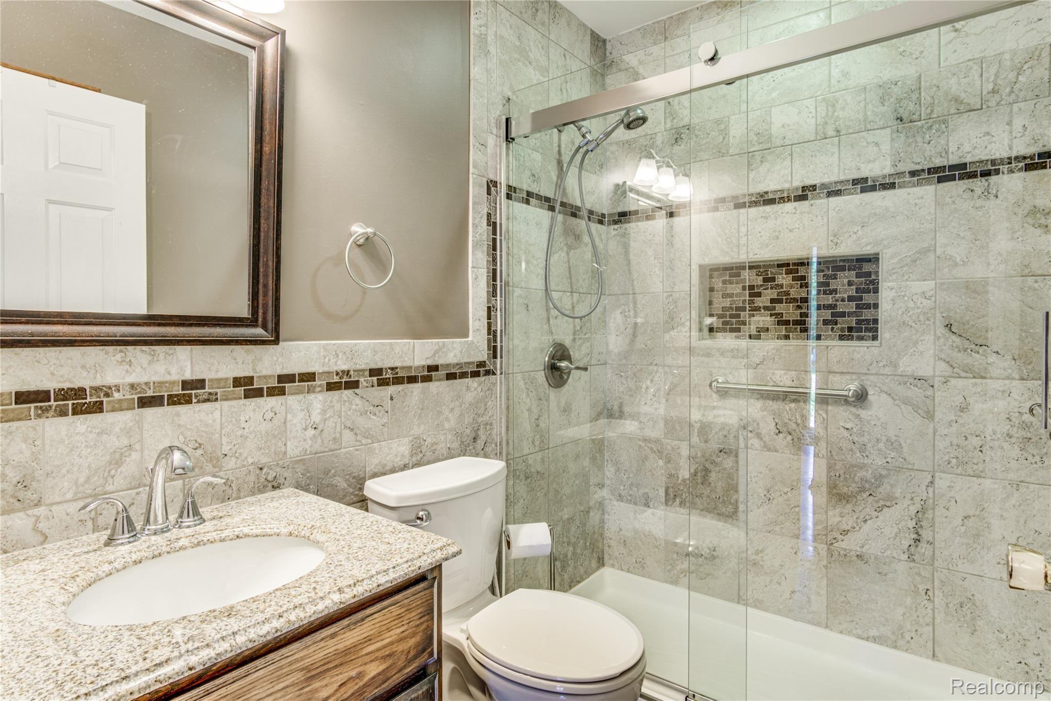 7472 Hartland Road Fenton, MI 48430 - Photo 13 of 36 Interiors (17 of 41).jpg