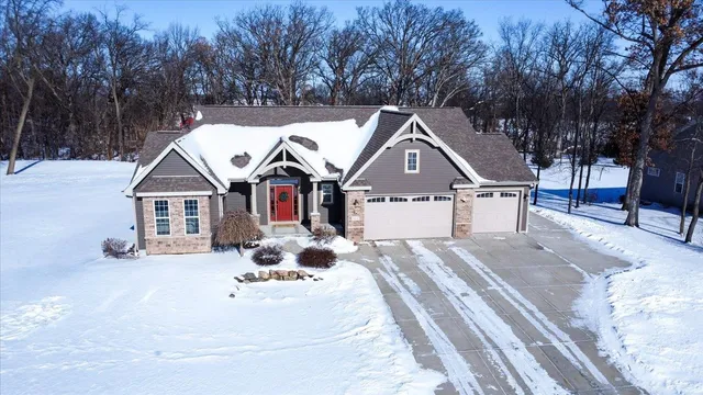 $794,900 | 3016 Midnight Sun Drive, Sun Prairie, WI 53590