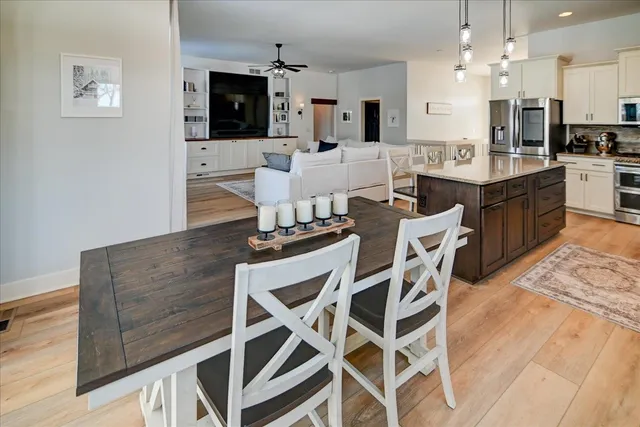 $794,900 | 3016 Midnight Sun Drive, Sun Prairie, WI 53590