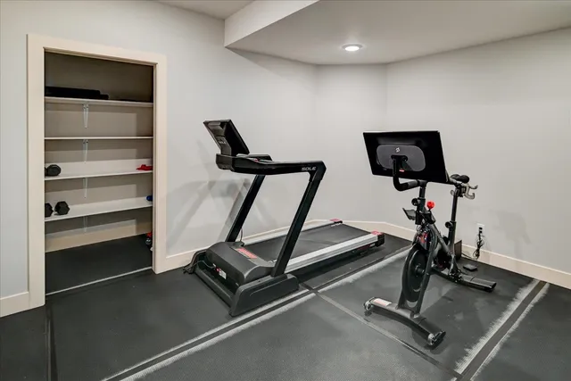 $794,900 | 3016 Midnight Sun Drive, Sun Prairie, WI 53590