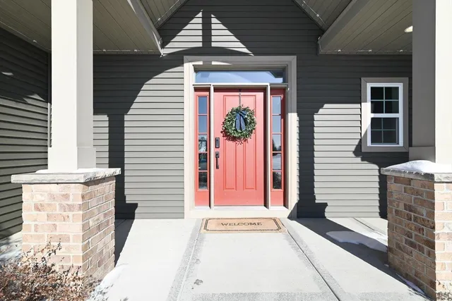 $794,900 | 3016 Midnight Sun Drive, Sun Prairie, WI 53590