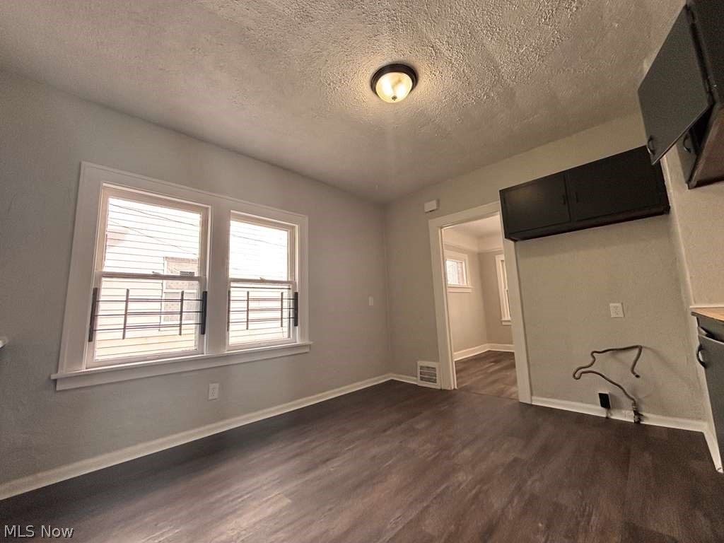 907 Rondel Road Cleveland, OH 44110 - Photo 6 of 26