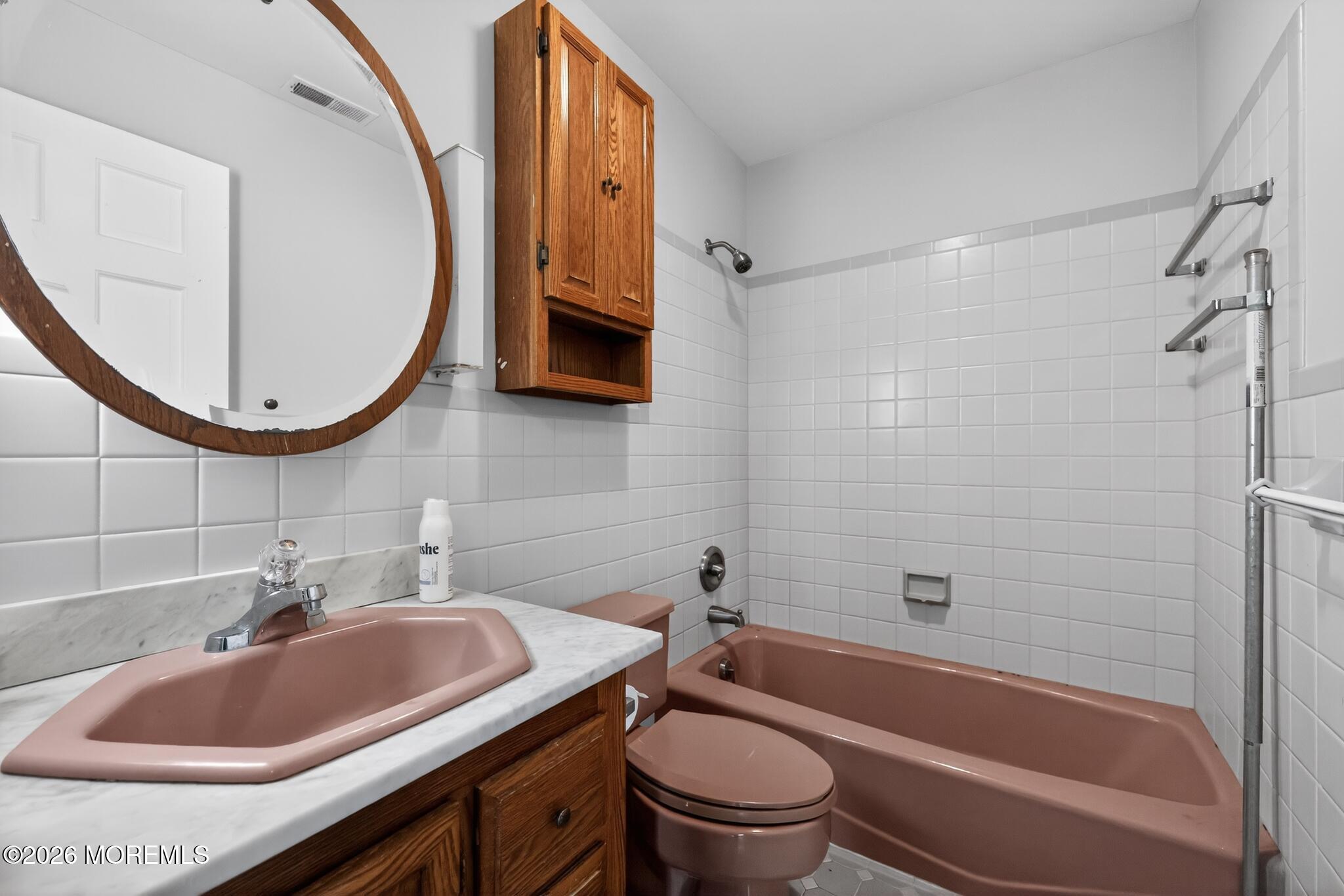 189 Province Line Road Allentown, NJ 08501 - Photo 33 of 40 34_189_Province_Line_Rd-Bathroom-9922