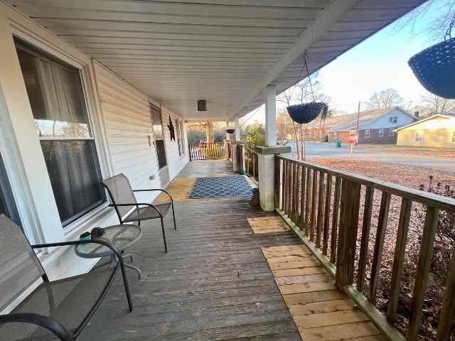 313 South Georgia Avenue Chesnee, SC 29323 - Photo 3 of 21