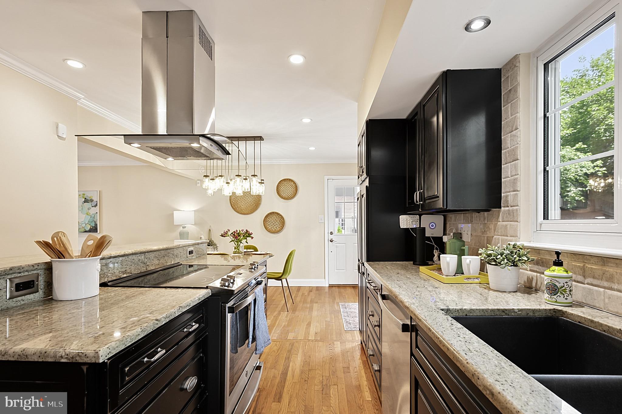 8709 Waterford Road Alexandria, VA 22308 - Photo 12 of 75 Gallery Image 12