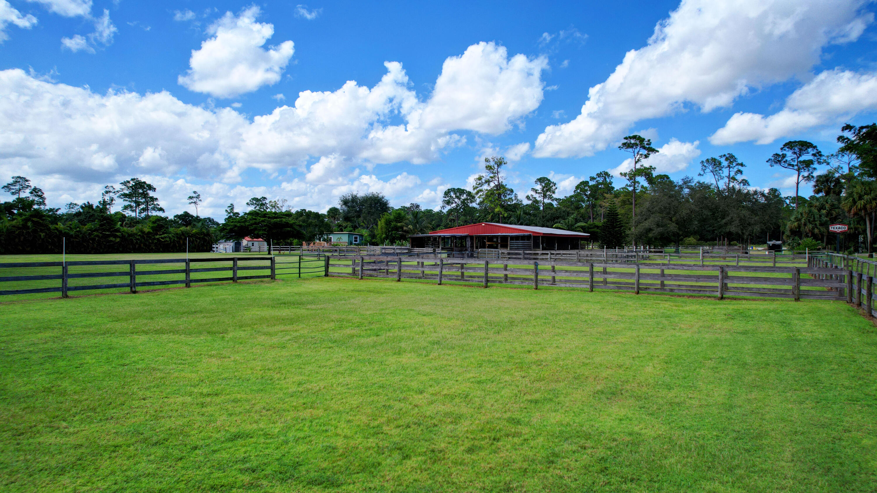 13598 N Road Loxahatchee Groves, FL 33470 - Photo 17 of 87 17_house air (17)