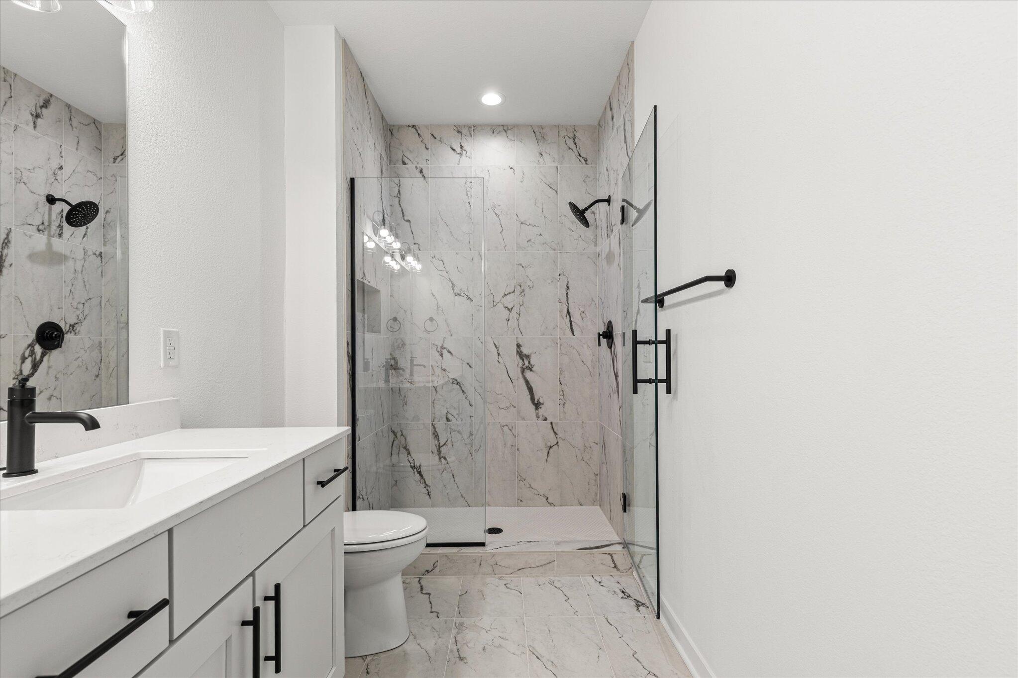 W209-n5699 Turnberry Lane, Unit LT103 Menomonee Falls, WI 53051 - Photo 20 of 31 w209n5699-turnberry-lane-19-primary-bath