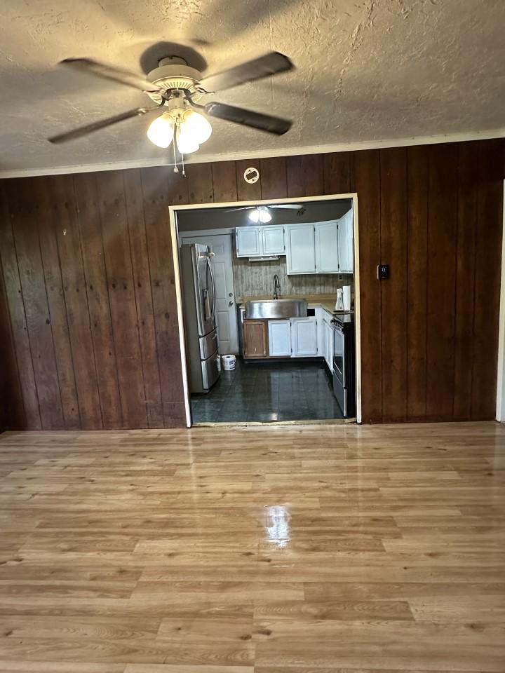 640 Walnut Road Birdsboro, PA 19508 - Photo 19 of 31 Dining area view to kitchen
