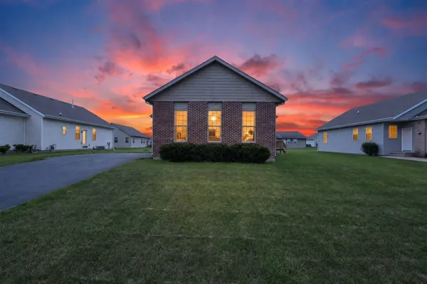 $295,000 | 7463 Silo Street, Machesney Park, IL 61115