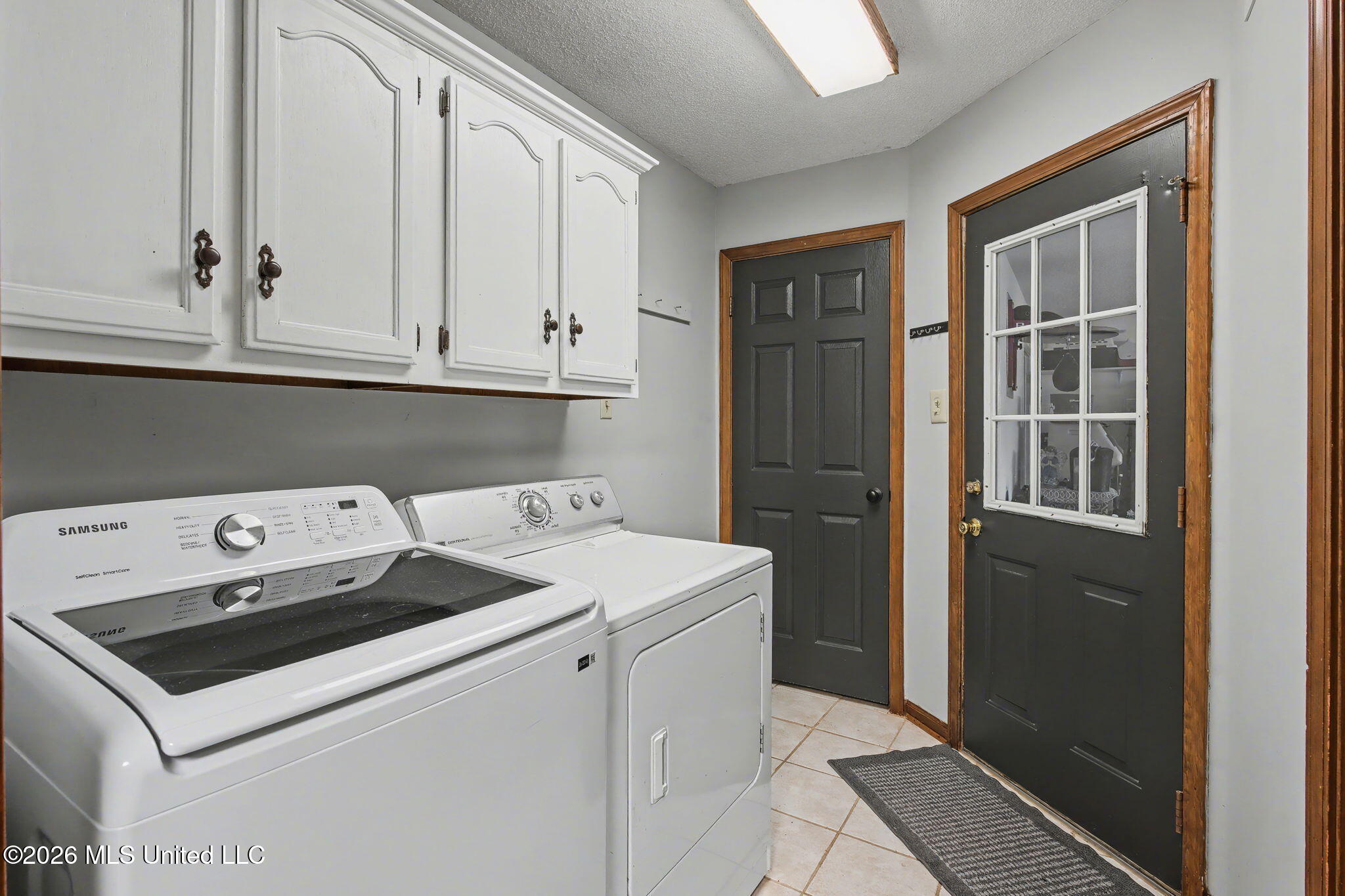 4310 Windermere Drive Nesbit, MS 38651 - Photo 12 of 42 Laundry!