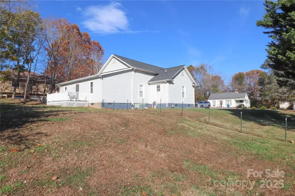 $300,000 | 605 Us 70 Highway West, Hildebran, NC 28637