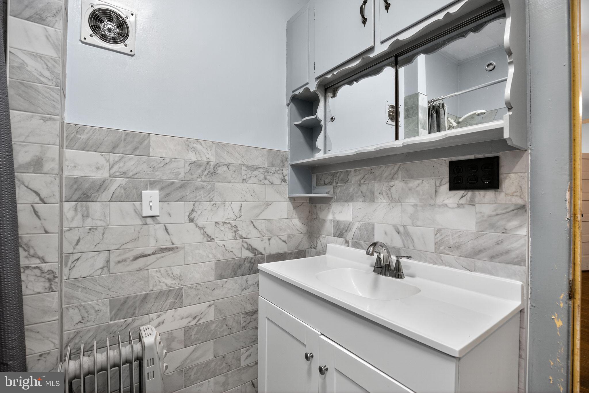 7532 Bumpy Oak Road La Plata, MD 20646 - Photo 12 of 40 Main Level Full Bathroom