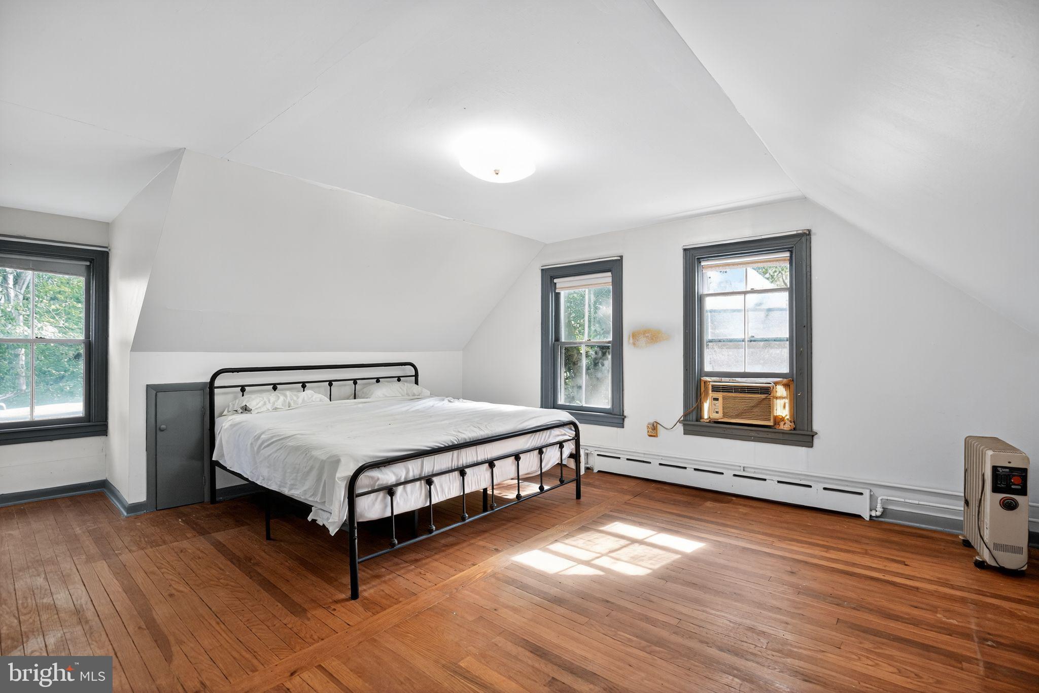 7532 Bumpy Oak Road La Plata, MD 20646 - Photo 20 of 40 Upper Level Bedroom 2