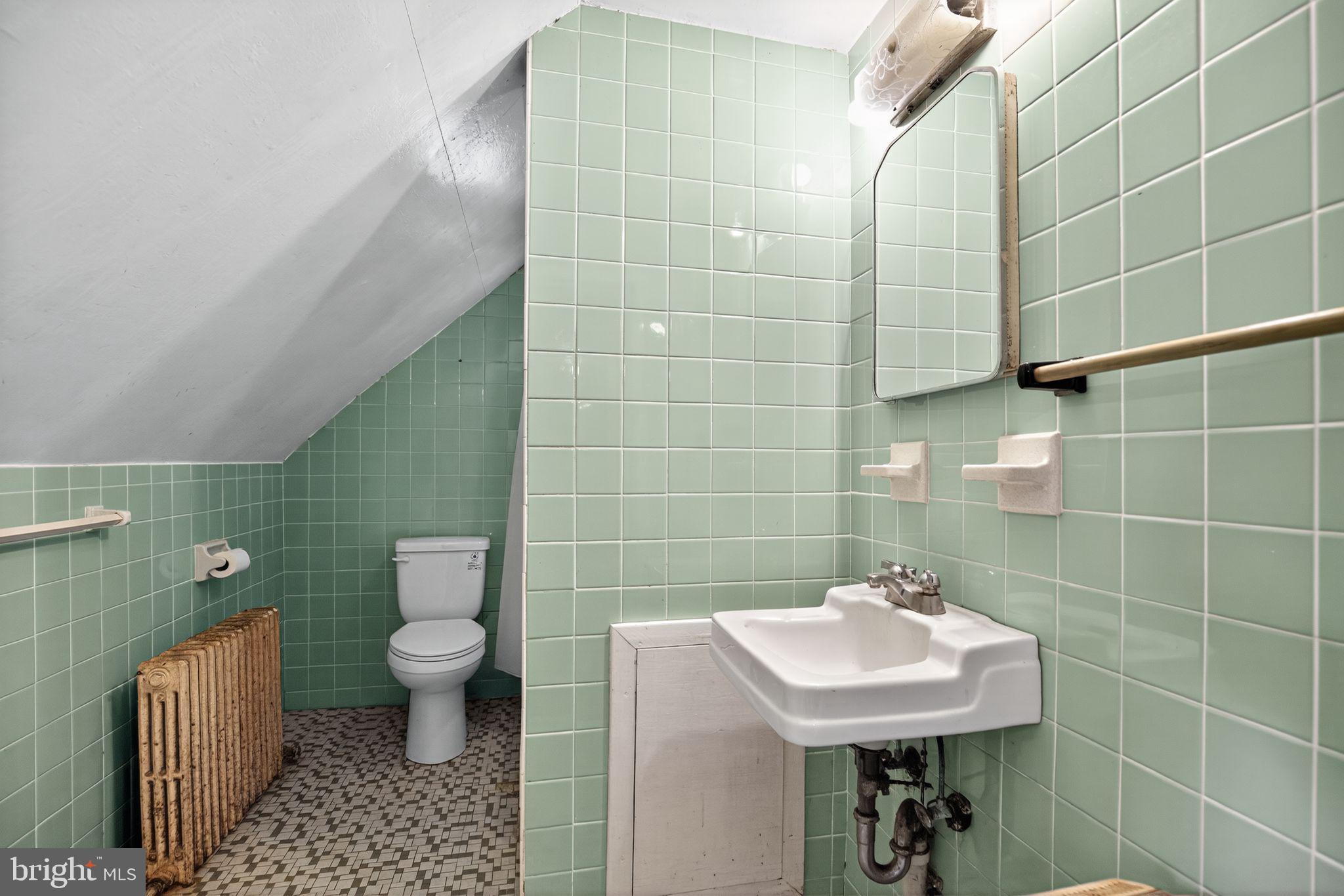 7532 Bumpy Oak Road La Plata, MD 20646 - Photo 22 of 40 Upper Level Full Bath