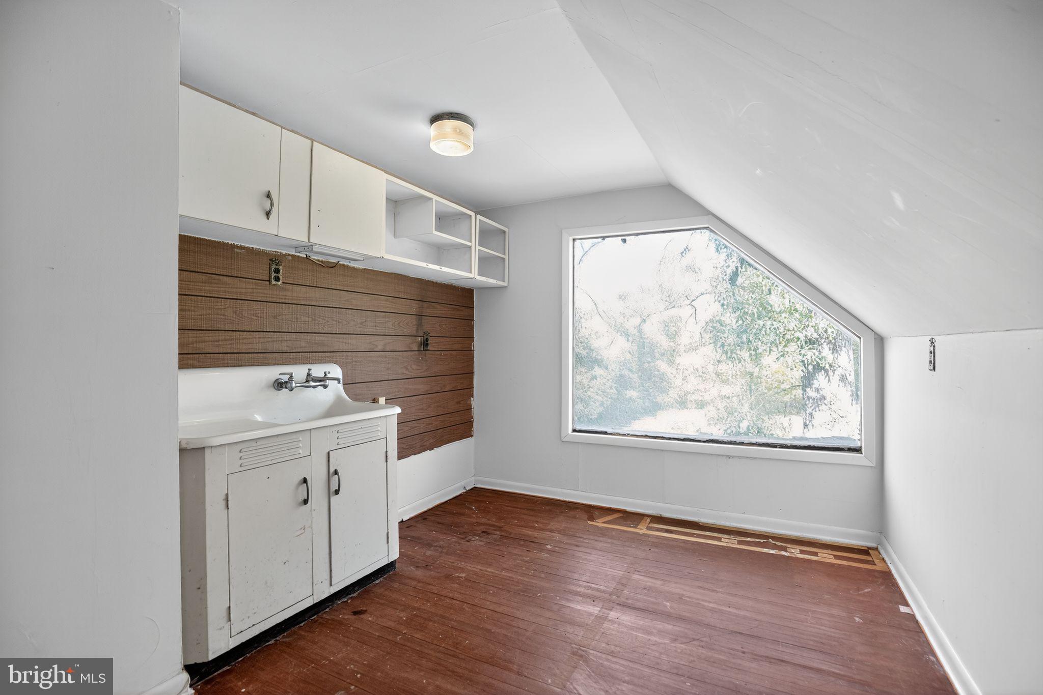 7532 Bumpy Oak Road La Plata, MD 20646 - Photo 23 of 40 Upper Level Bedroom 3