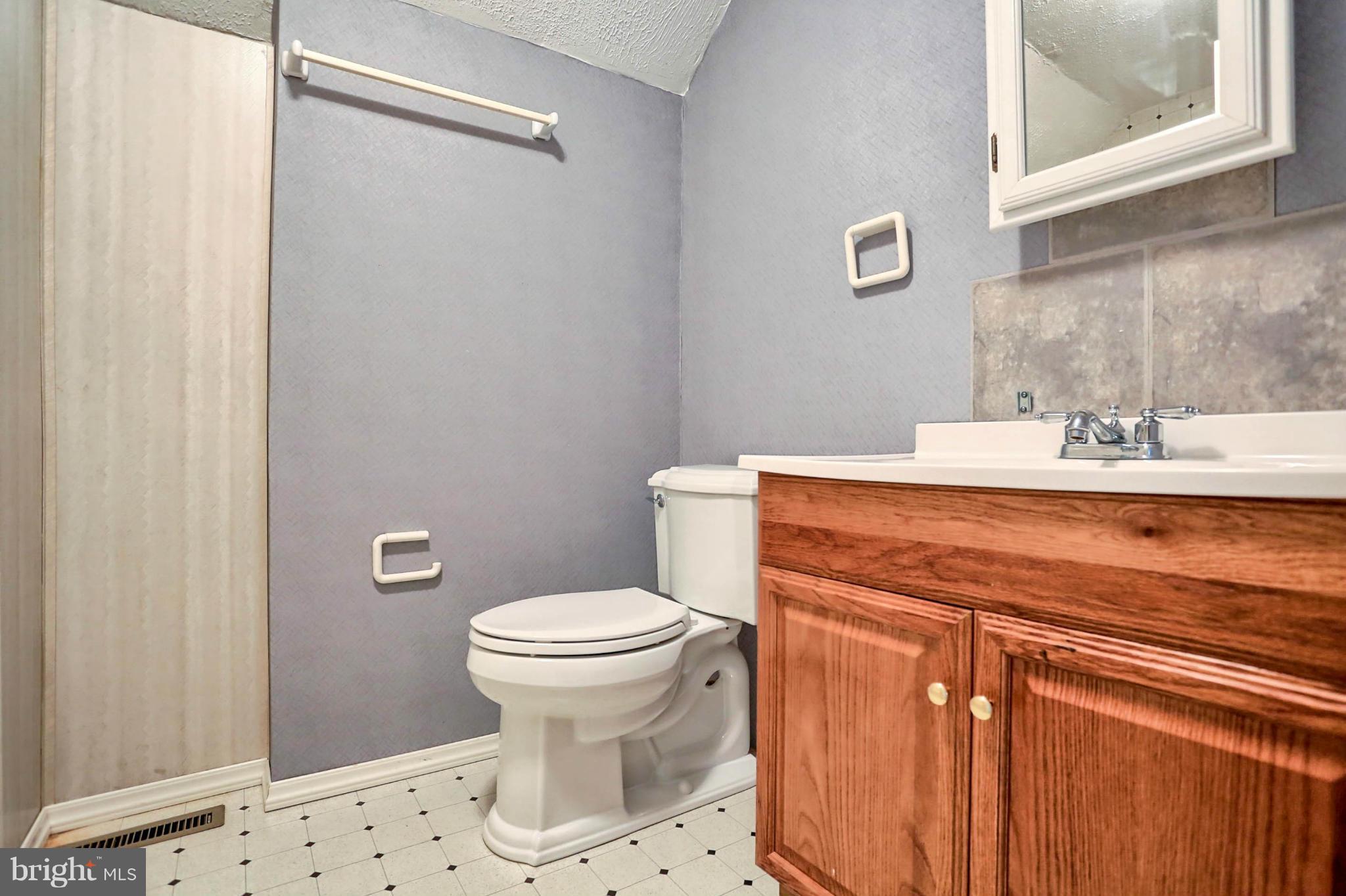 16309 Broadfording Road Clear Spring, MD 21722 - Photo 22 of 30 Bath