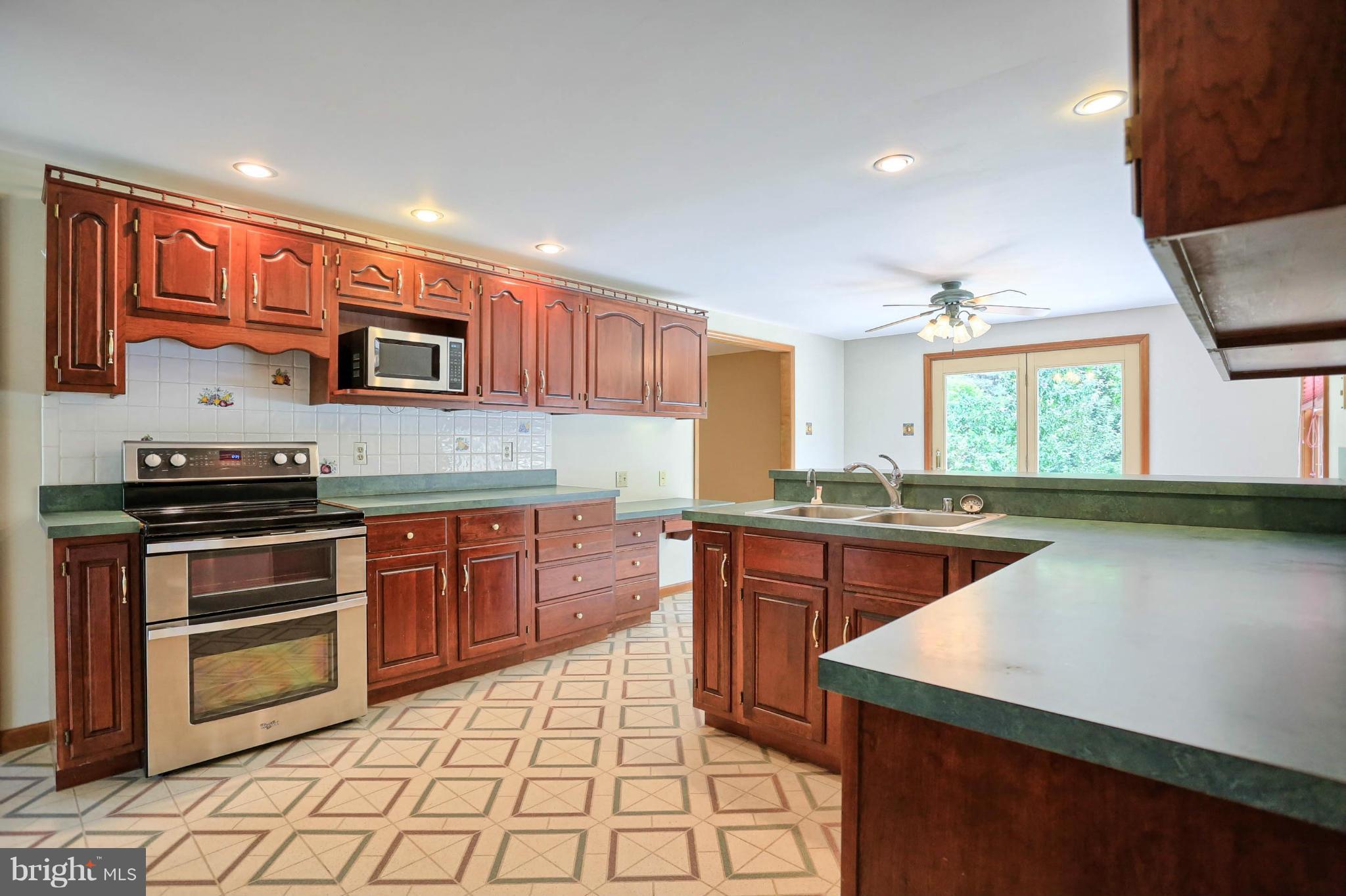 16309 Broadfording Road Clear Spring, MD 21722 - Photo 7 of 30 Kitchen