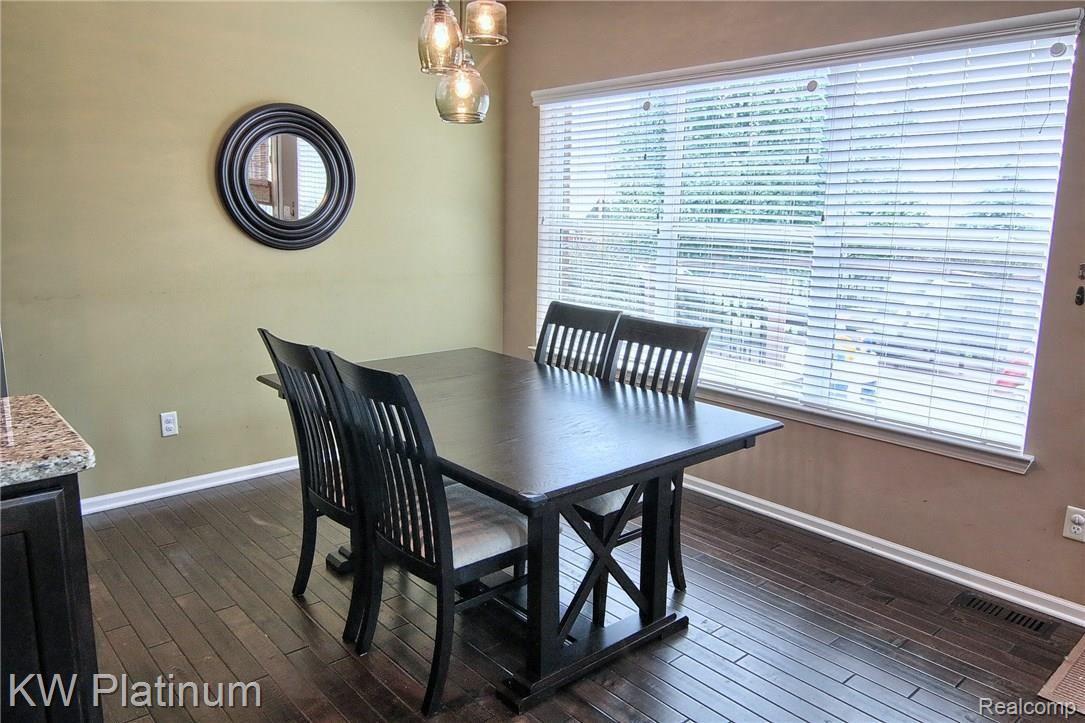 3558 Hogan Circle Rochester, MI 48307 - Photo 27 of 30 Breakfast_Nook.jpg