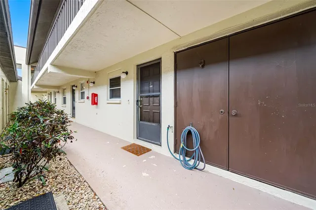 $140,000 | 1100 East Bay Drive, Unit 60, Largo, FL 33770