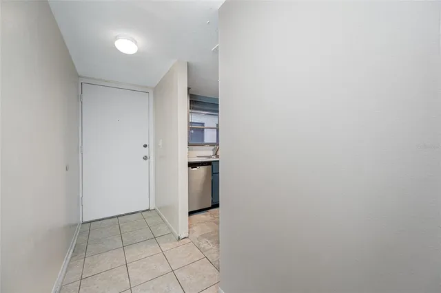 $140,000 | 1100 East Bay Drive, Unit 60, Largo, FL 33770