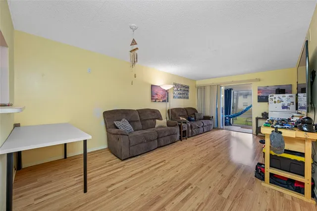 $140,000 | 1100 East Bay Drive, Unit 60, Largo, FL 33770