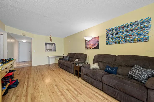 $140,000 | 1100 East Bay Drive, Unit 60, Largo, FL 33770