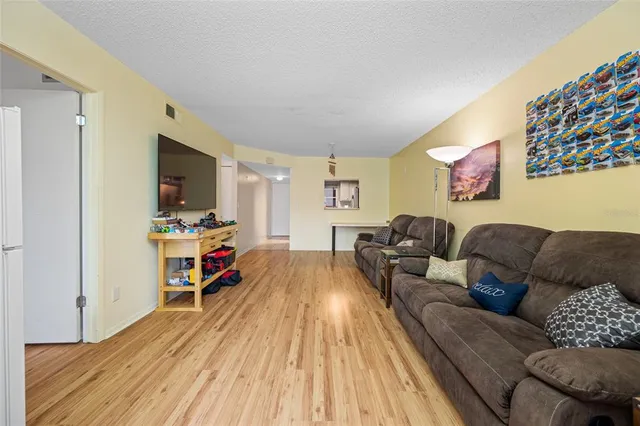 $140,000 | 1100 East Bay Drive, Unit 60, Largo, FL 33770