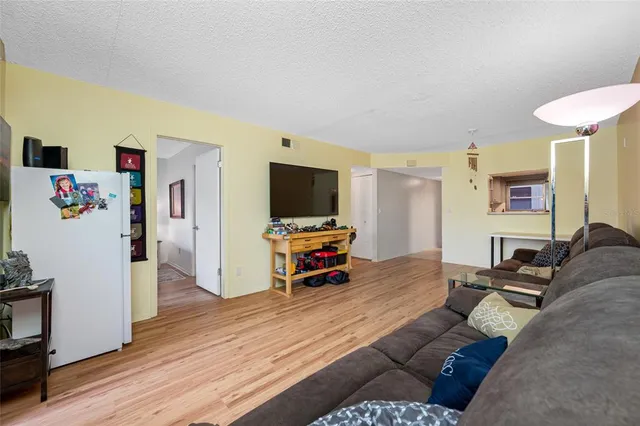 $140,000 | 1100 East Bay Drive, Unit 60, Largo, FL 33770