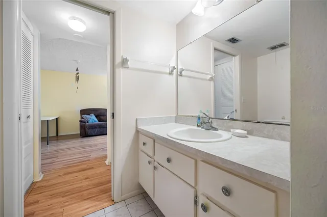 $140,000 | 1100 East Bay Drive, Unit 60, Largo, FL 33770