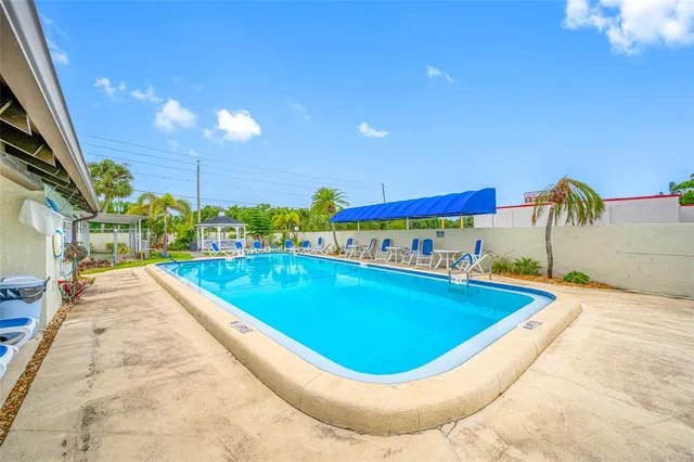 $140,000 | 1100 East Bay Drive, Unit 60, Largo, FL 33770