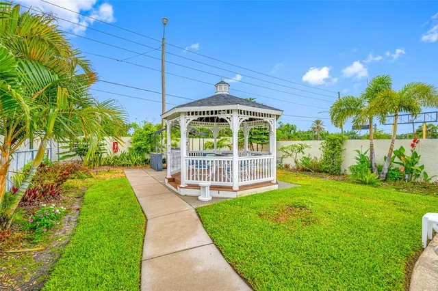 $140,000 | 1100 East Bay Drive, Unit 60, Largo, FL 33770