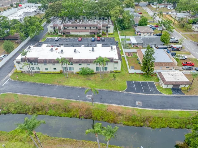 $140,000 | 1100 East Bay Drive, Unit 60, Largo, FL 33770