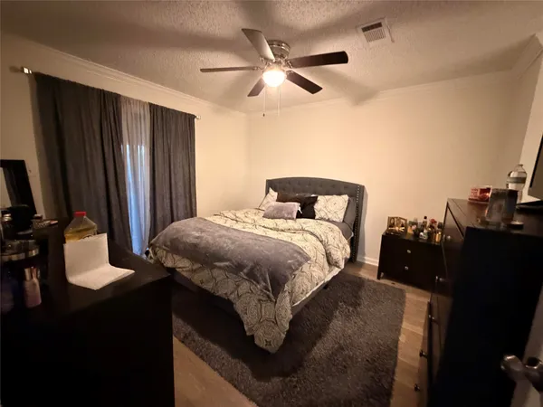 $98,000 | 2501 Gulf Freeway, Unit 4A, Dickinson, TX 77539