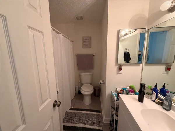 $98,000 | 2501 Gulf Freeway, Unit 4A, Dickinson, TX 77539