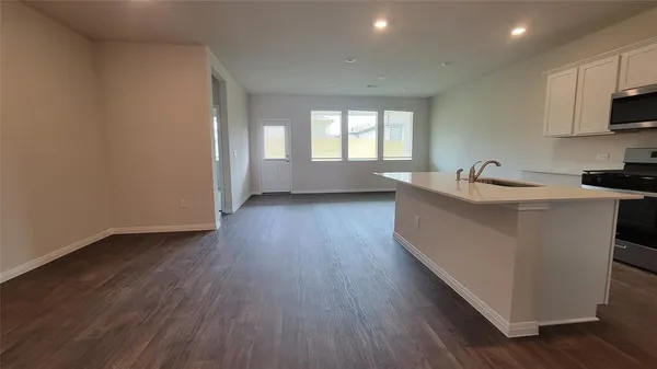 a view of a backyard with barn