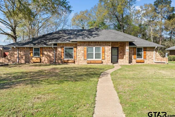 $299,900 | 19250 Pinedale Circle, Flint, TX 75762