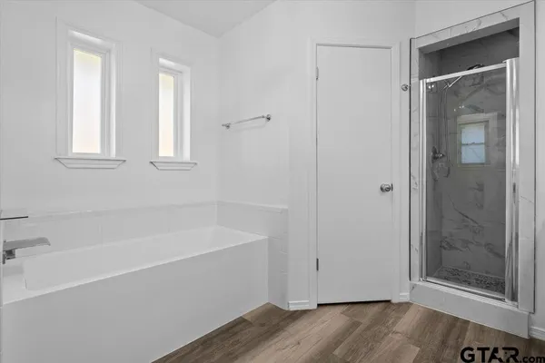 $299,900 | 19250 Pinedale Circle, Flint, TX 75762