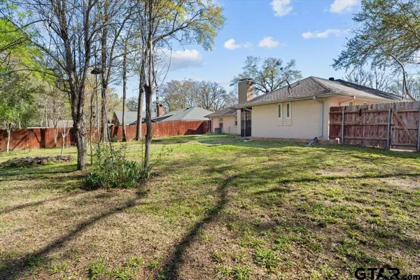 $299,900 | 19250 Pinedale Circle, Flint, TX 75762