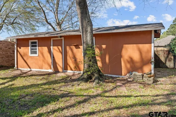 $299,900 | 19250 Pinedale Circle, Flint, TX 75762