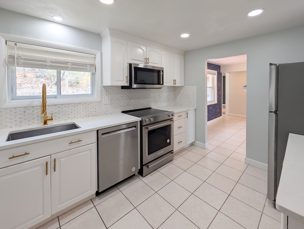 14 Myrna Road Framingham, MA 01701 - Photo 12 of 40 Gallery Image 12